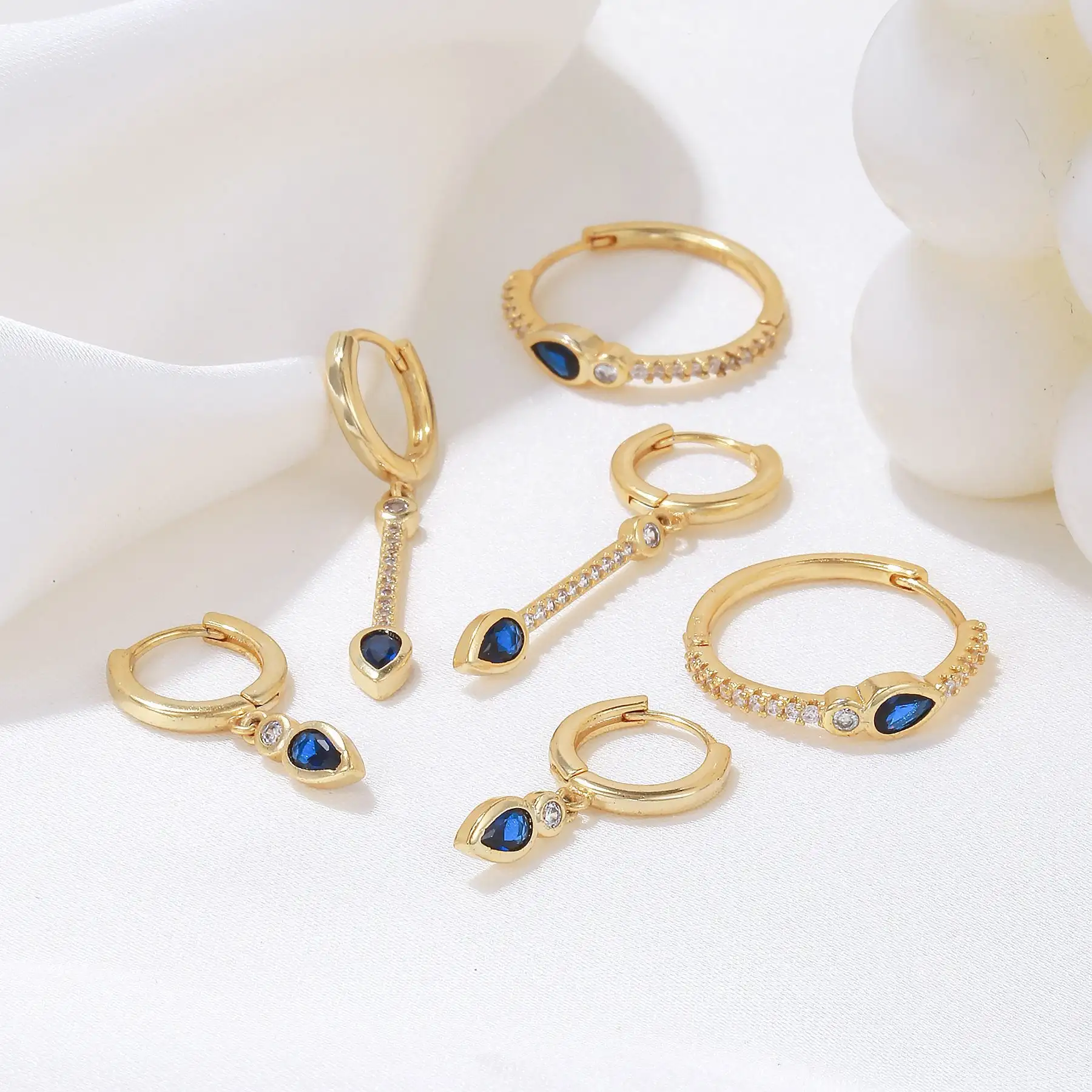Stylish Blue Zircon Heart-shaped Earrings Exude A Touch Of Understated Luxury