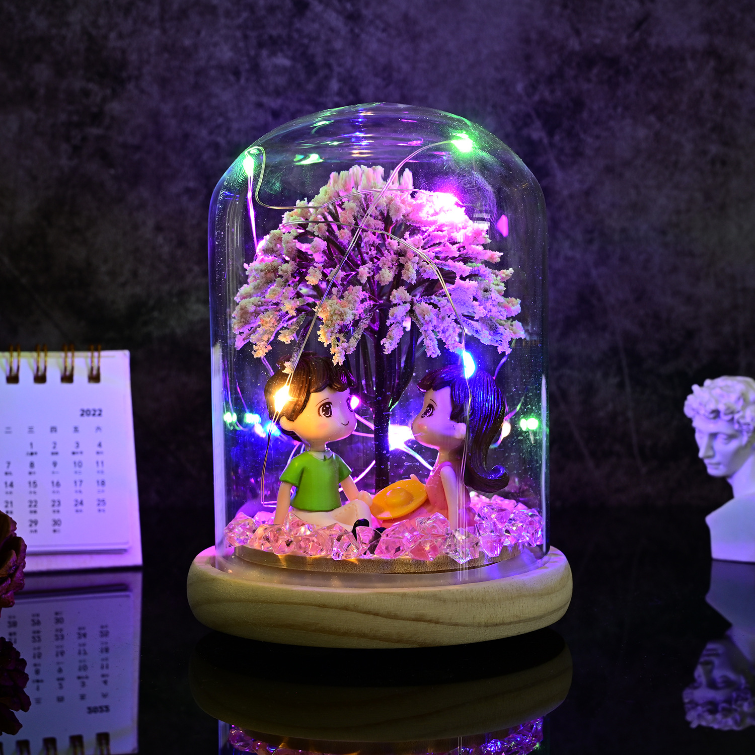 Couple figurine glass dome dust cover ornament (couple