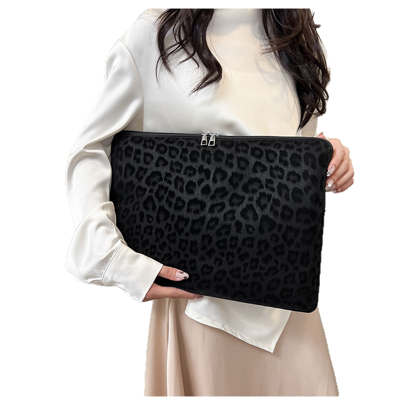 Leopard-print Laptop Sleeve For Women Large Capacity And Portable 1