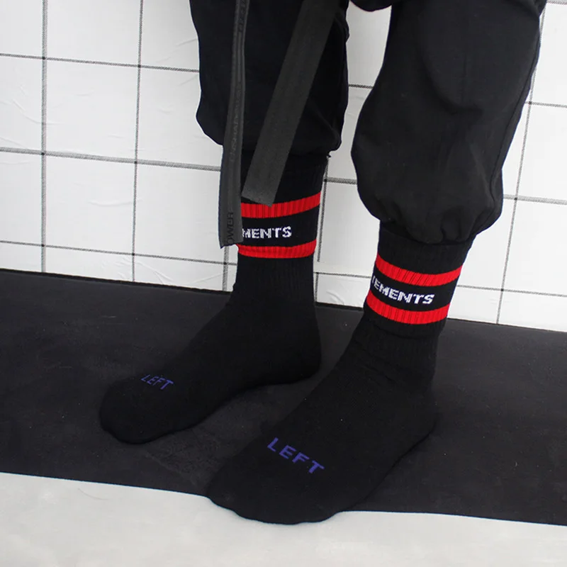 Title 5, Chaussettes de couple hip hop de rue pour un st...