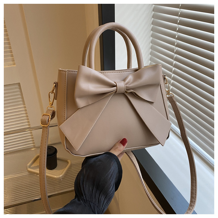 Fashionable Retro Bow-Trimmed Small Square Handbag Crossbody Or Shoulder Style