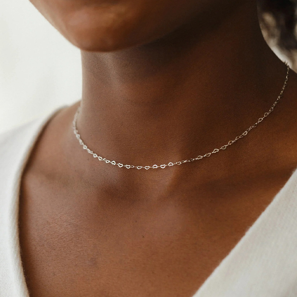 Fashionable And Minimalist Commuter Necklace With A Heart-shaped Chain Design