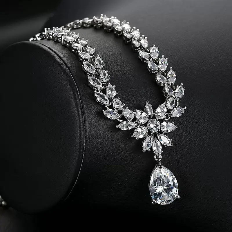 Heavy Industry Simulated Moissanite Pendant Necklace Earring