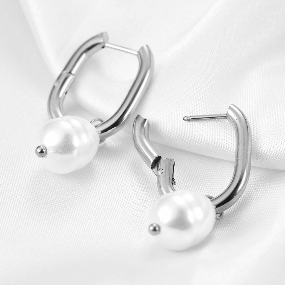 Women's Fashion Imitation Pearl U-shaped Hollow Stud Earrings