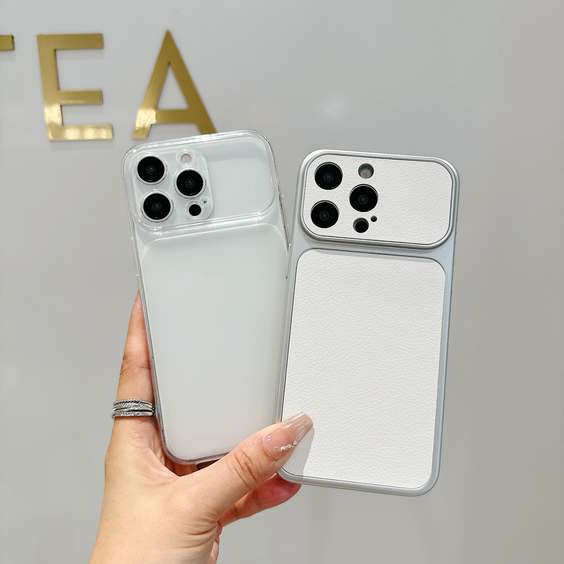Funda de celular con recortes de precisión acabado piel cuero