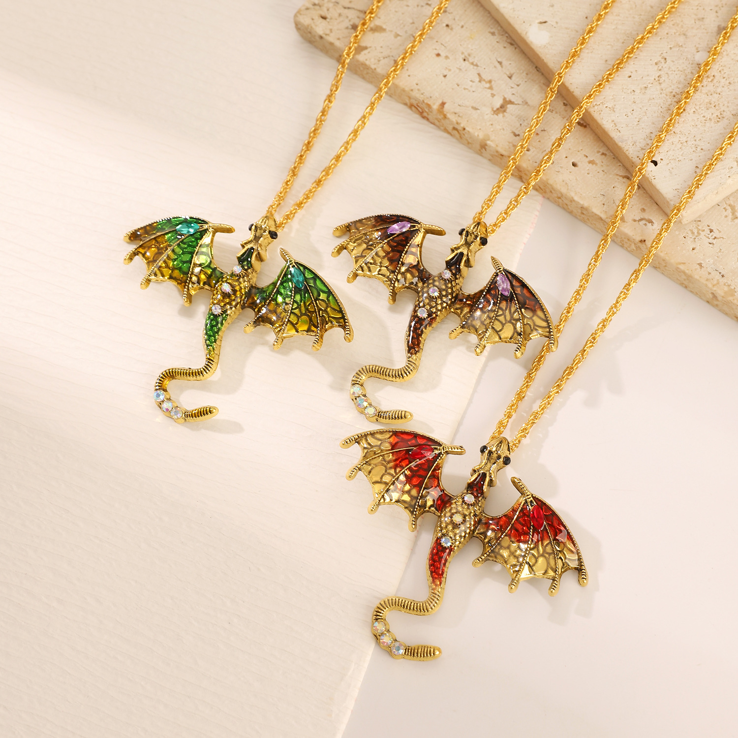 Retro Oil-drop Cartoon Flying Dragon Pendant Hip-hop Rhinestone-studded Necklace For Clubbing
