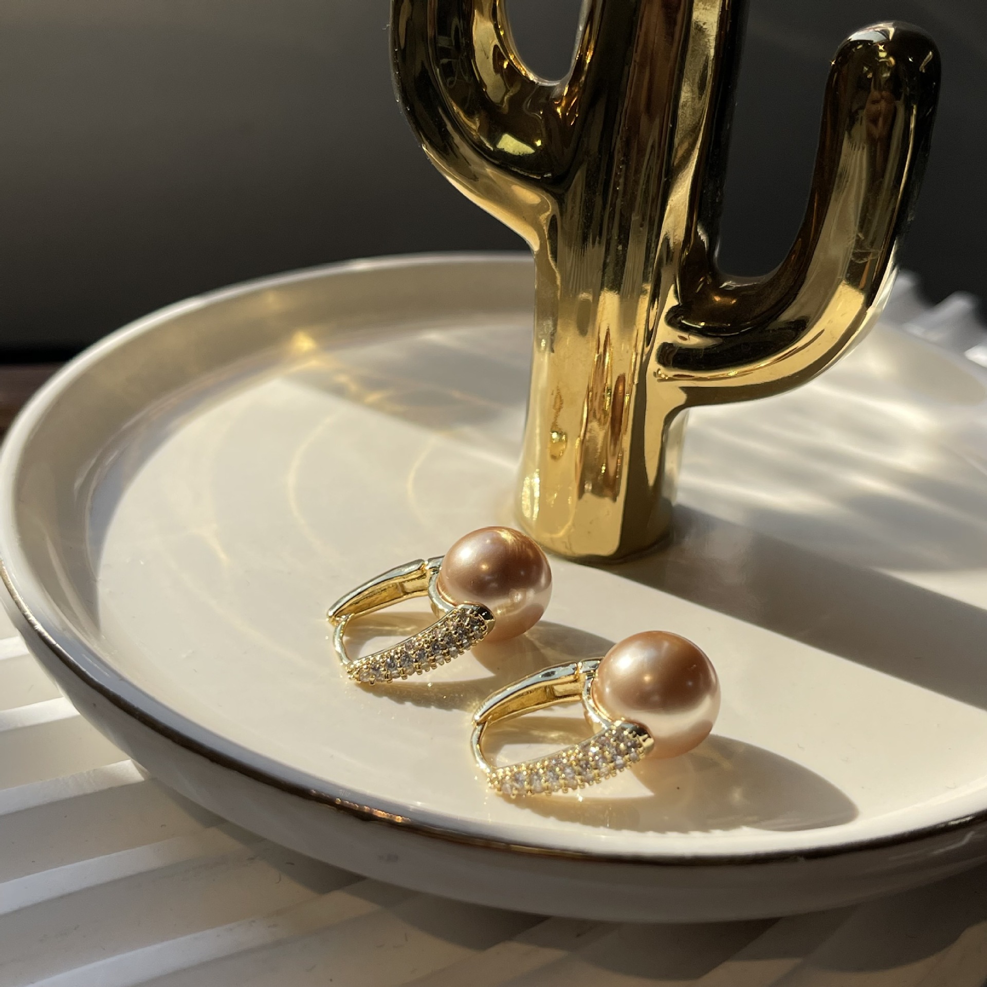 Champagne Pearl Micro Inlaid Zircon Ear Clip