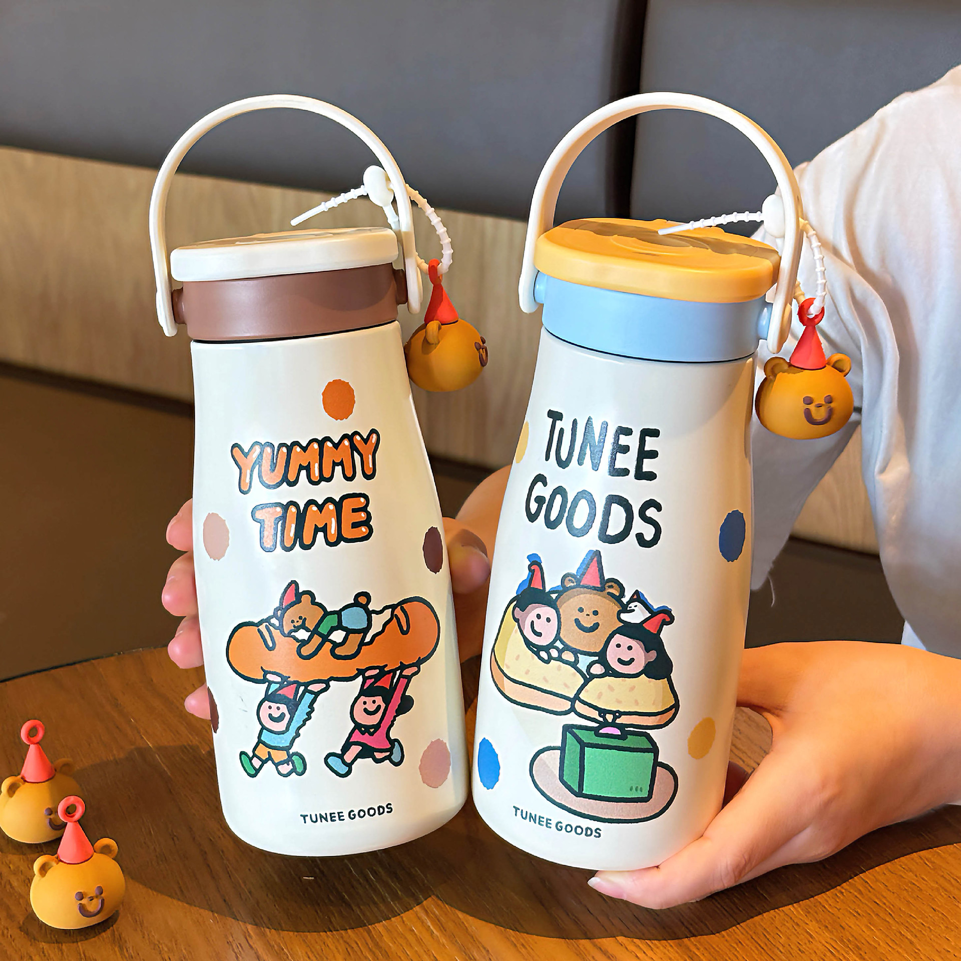 Contrast-color Handle Large-capacity Drinking Cup