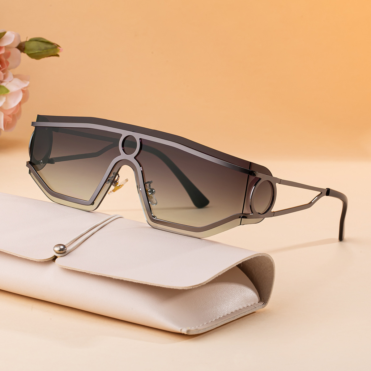 One Piece Mirror Sunglasses For Men Personalized Punk Style Sun Protection