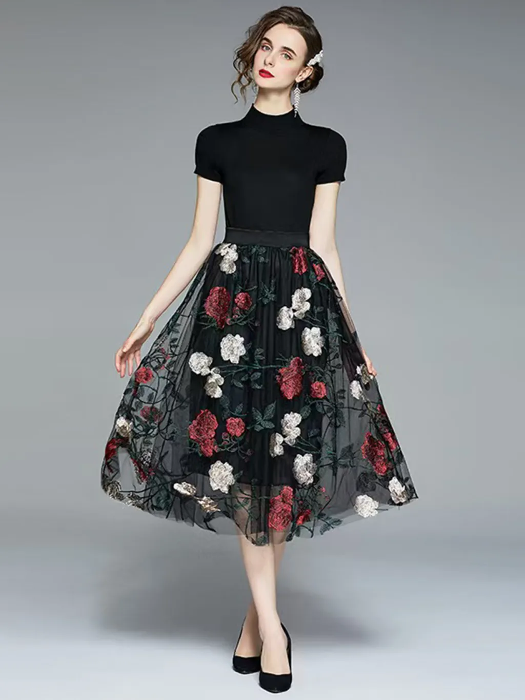 Women's Vintage High-waisted Embroidered Peony Midi Skirt - Black