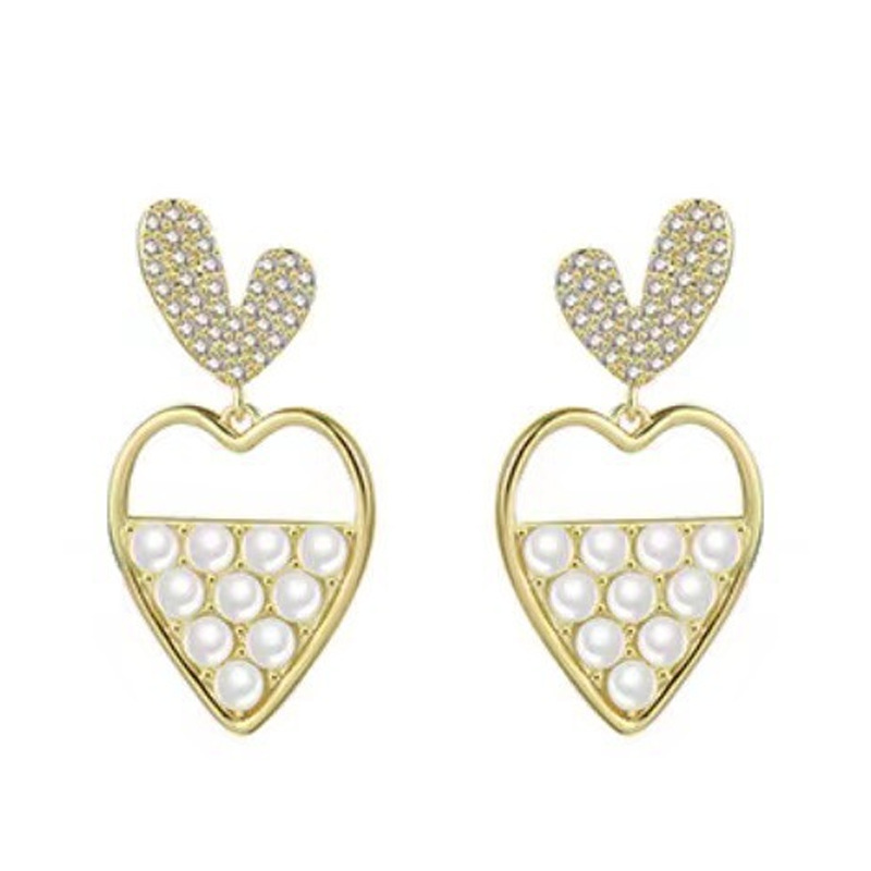 Women's Personality Design Heart Pearl Stud Earrings