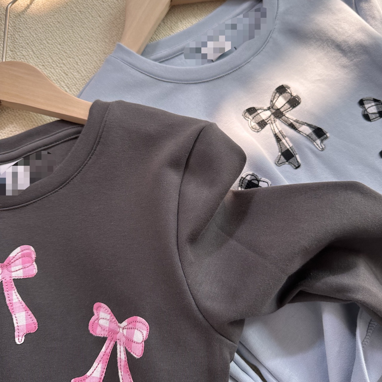 Women's Bow Patch Knitted Slim Fitting Long Sleeves