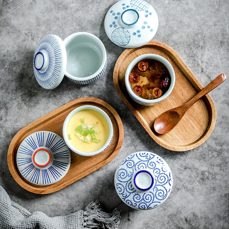 Minimalist small tureen with lid (photo color-spoon only)