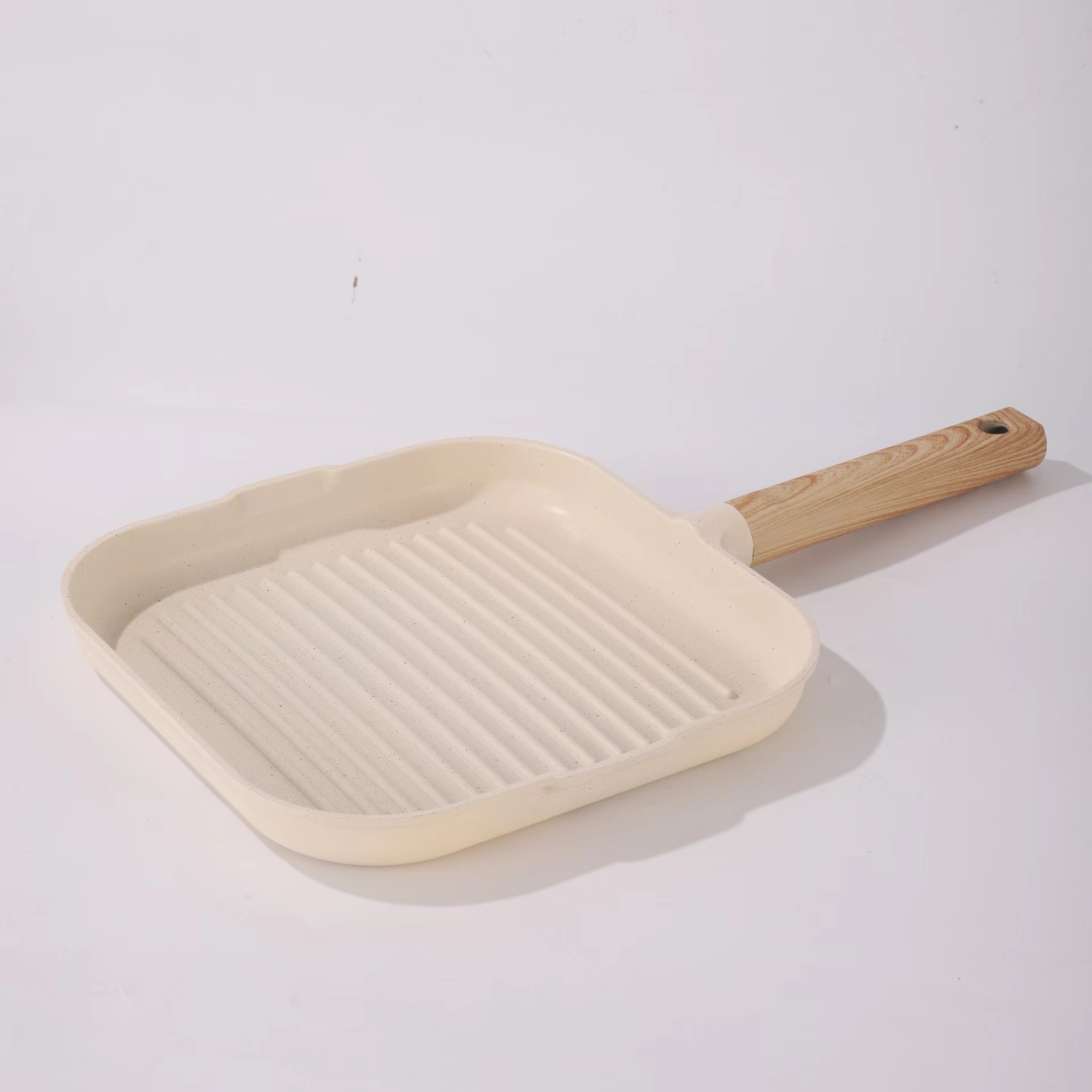 https://cf.cjdropshipping.com/quick/product/c36d5db0-3243-41e7-b393-d1817bb94a63.jpg