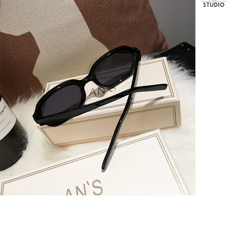 Title 11, Ladies small frame retro sunglasses