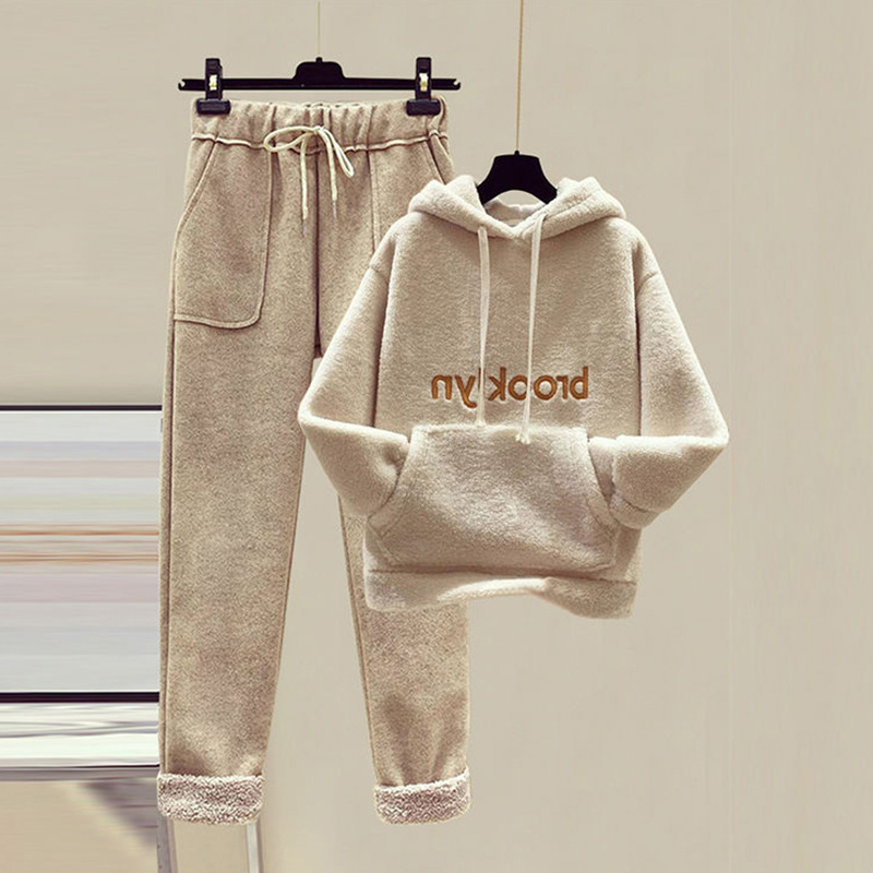 New Autumn Winter Embroidered Sweatshirt And Wide-Leg Pants Womens Two-Piece Set