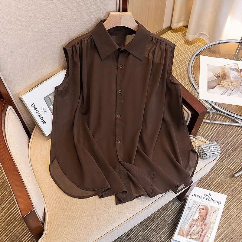 Age-reducing Sleeveless Chiffon Top That Creates A Slimming Effect