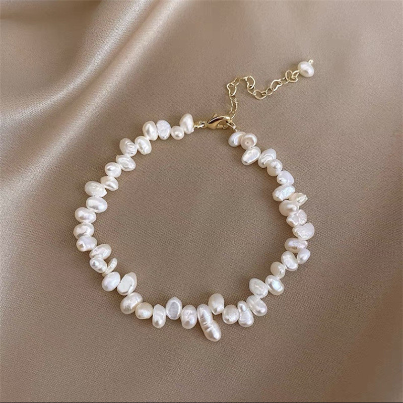 Women's Irregular Natural Pearl Necklace