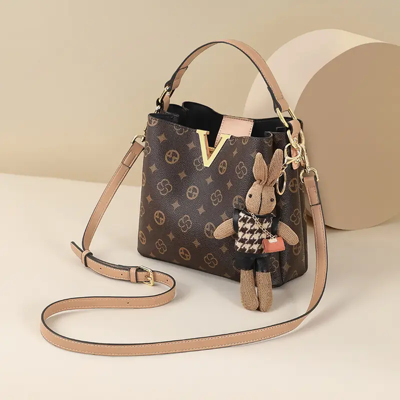 Elegant Commuter Shoulder Bag