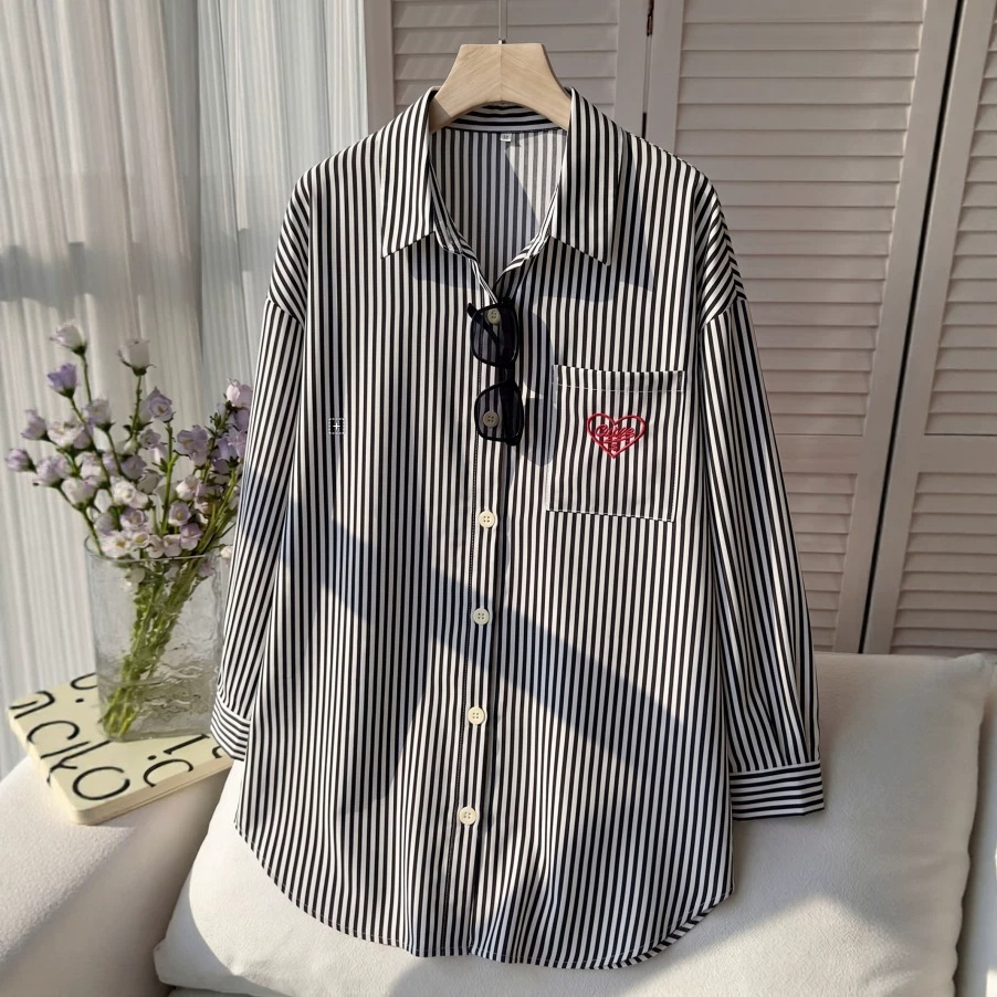 Versatile Long-Sleeve Shirt With Heart Embroidery And Print
