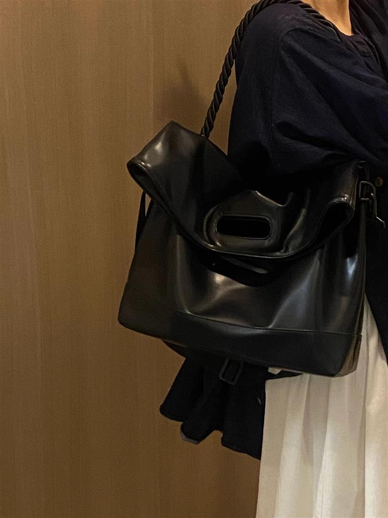 Autumn And Winter Minimalist Style Large Tote Bag Personality Glossy Niche