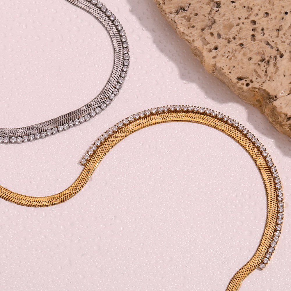 Niche Hot Titanium Steel Ornament Stainless Steel Gold-plated Micro Inlaid Zircon Fishbone Stitching Necklace