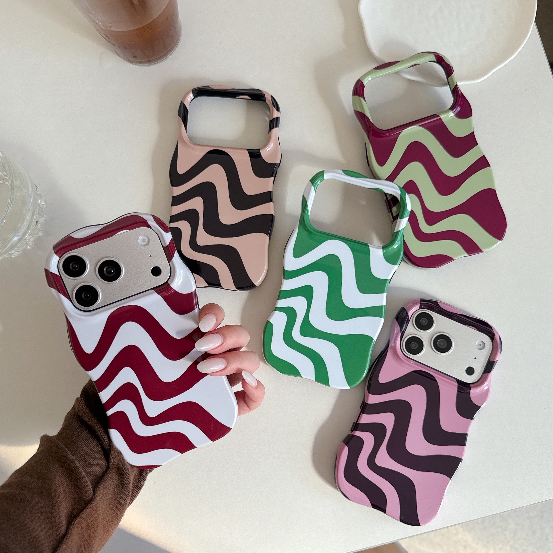Niche Minimalist Geometric Striped Phone Case