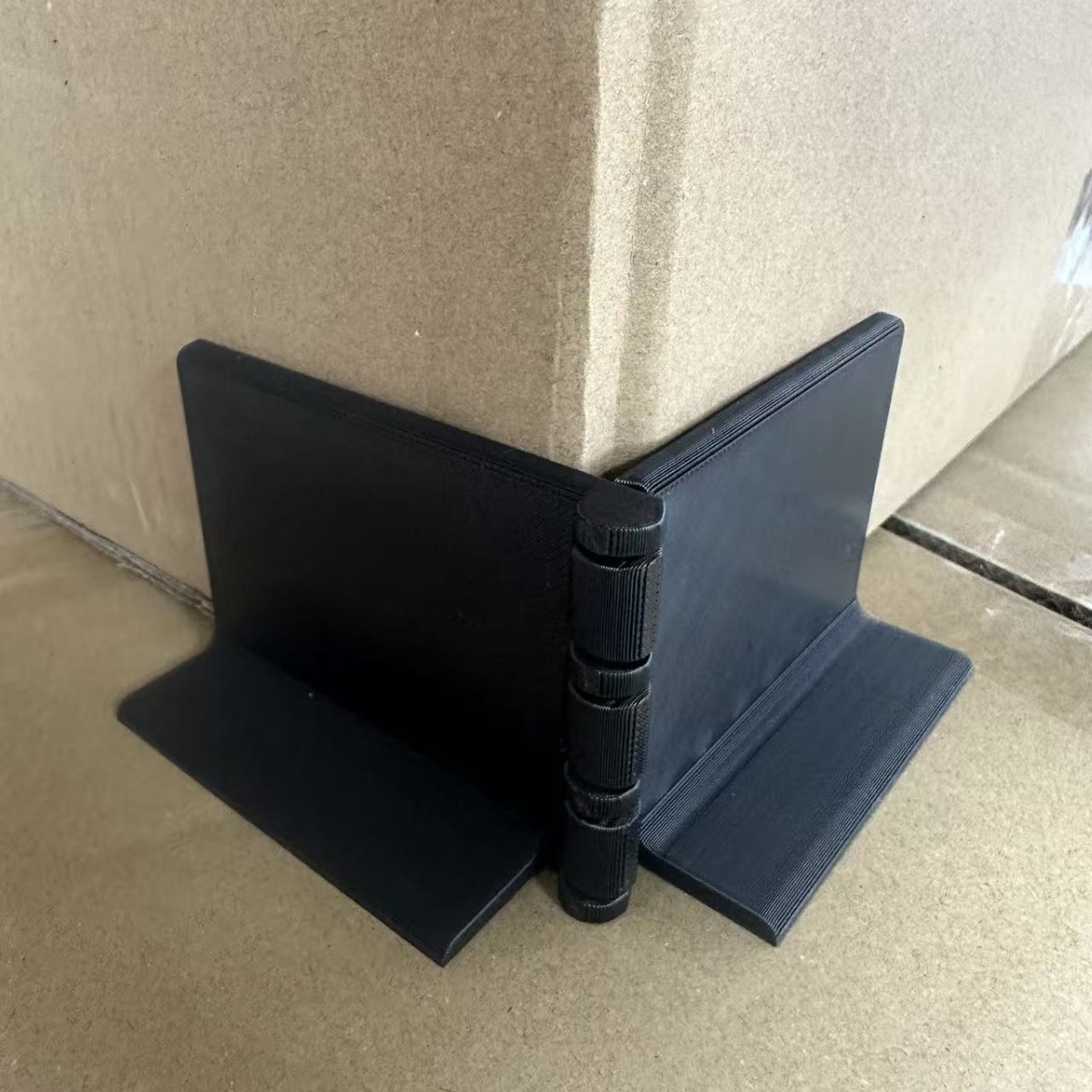 3D-printed Auxiliary Fixing Tool For Car Trunks