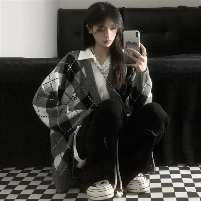Girls' Autumn And Winter Korean Style Knitwear Diamond Plaid Cardigan - Shop at LoveMi