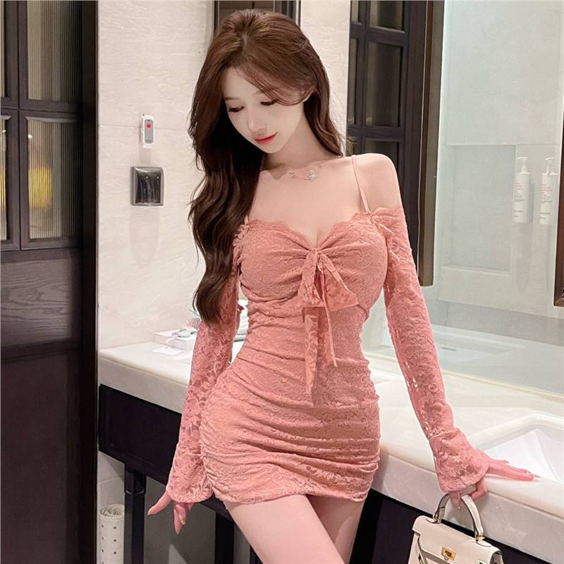 Sexy Off-shoulder Slip Dress With A Low Neckline Bow Detail And A Figure-hugging Fit