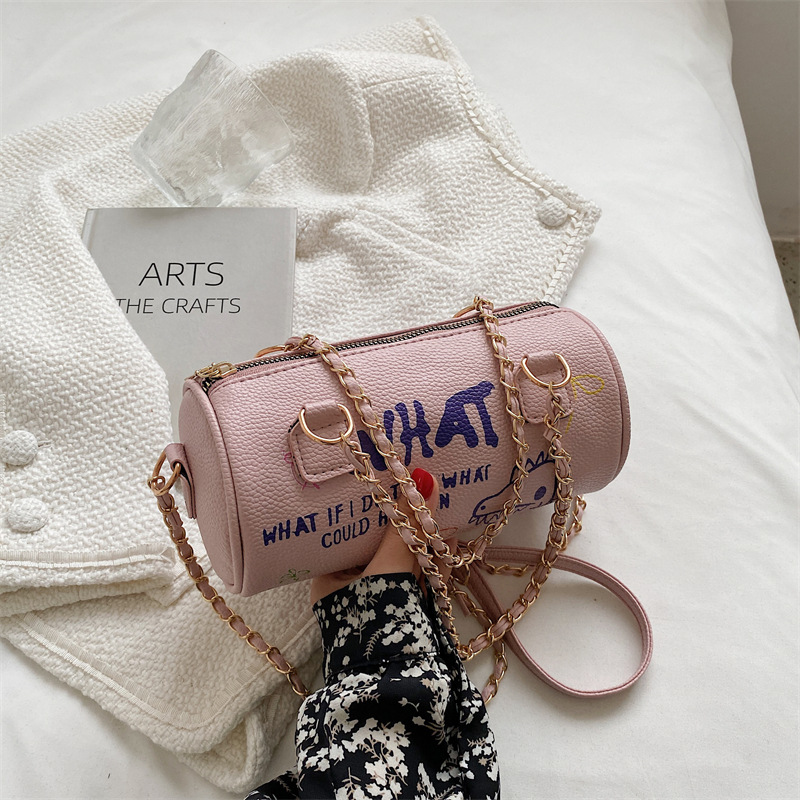 حقائب يد صغيرة للنساء بتصميم أسطوانة مع نقش جرافيتي للكتف