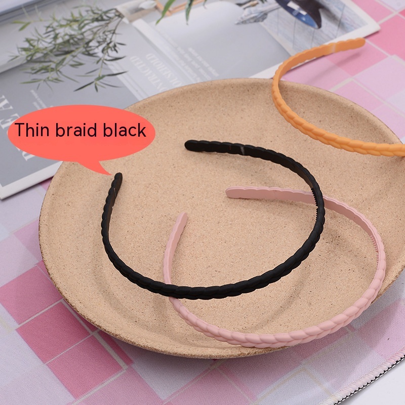 51 Thin Braids Black