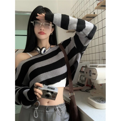 Women's Retro Off-the-shoulder Short Striped Sweater