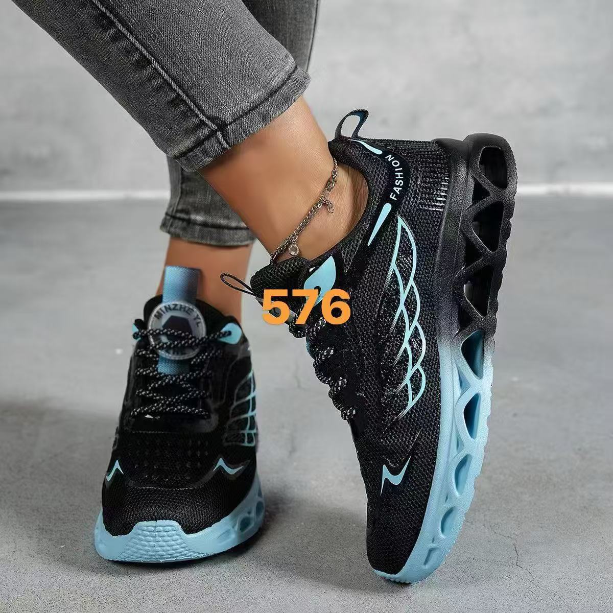 Best-selling Lightweight Cushioned Dad Sneaker With A Breathable Mesh Upper - thumbnail