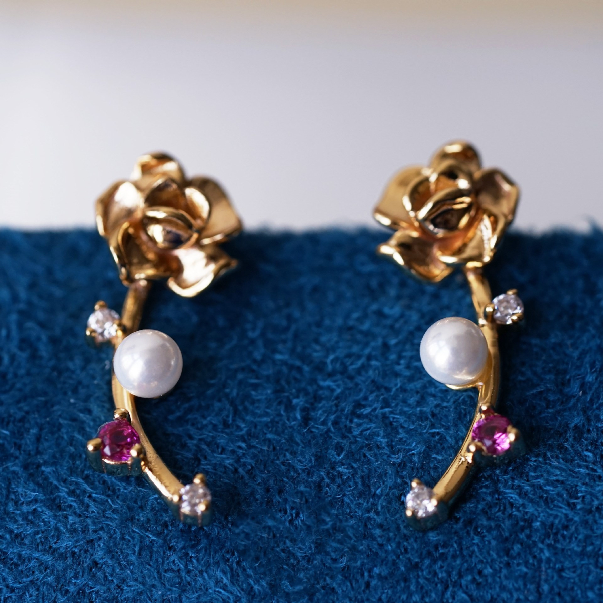 Rose Pearl Red Pointed Crystal Earrings For Women