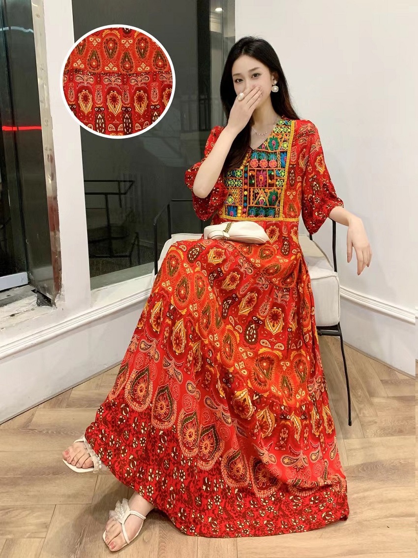 V-neck Embroidery Bell Sleeve Waist Trimming Casual Dress