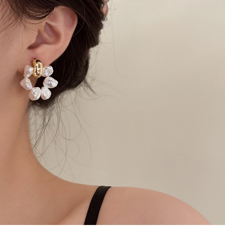 Irregular Pearl Circle Design Gold-plated Earrings For Women