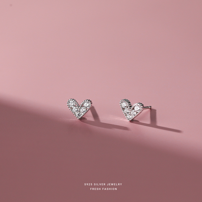 Silver Simple Heart-shaped Stud Earrings