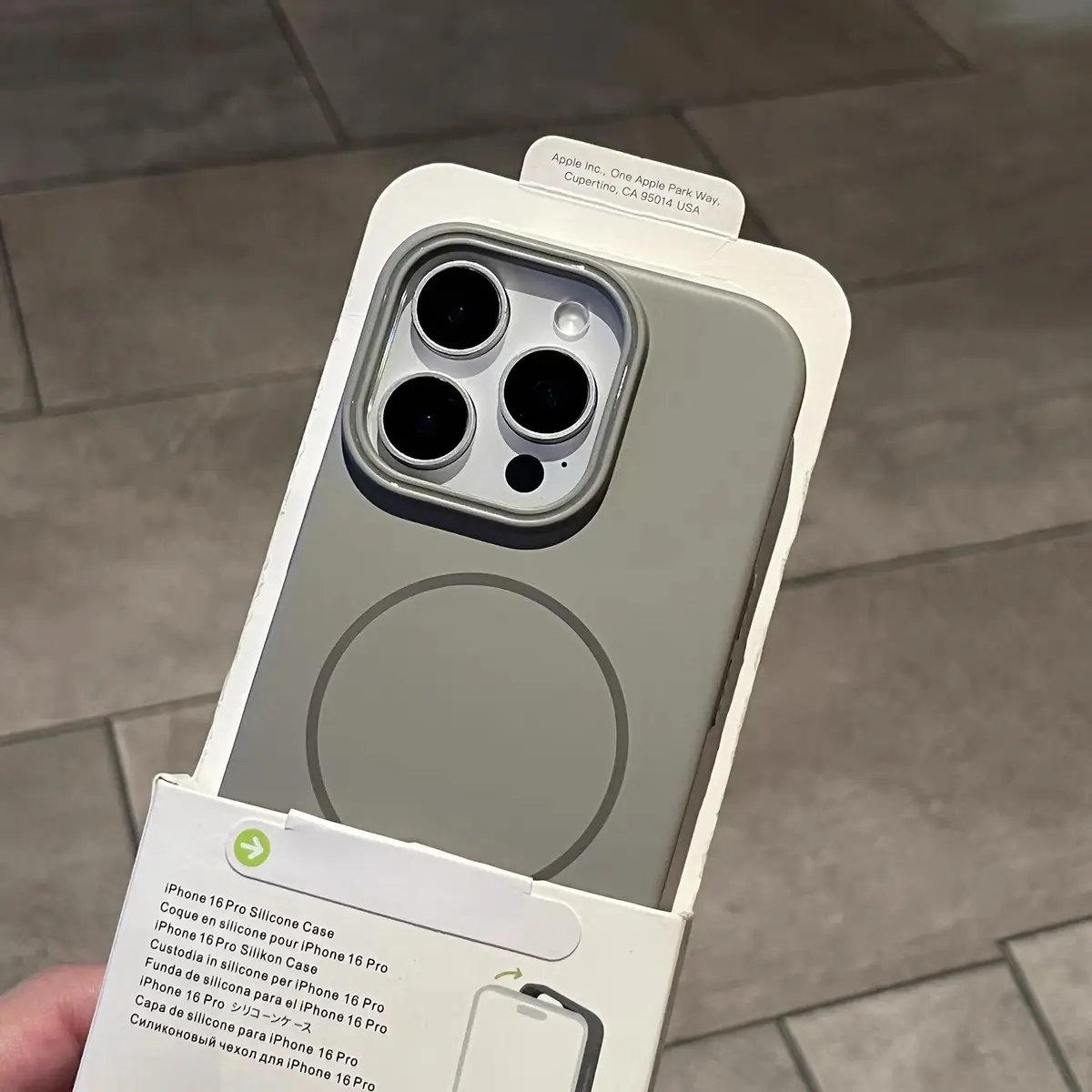 Fine Circle Magnetic Phone Case Frosted Hard