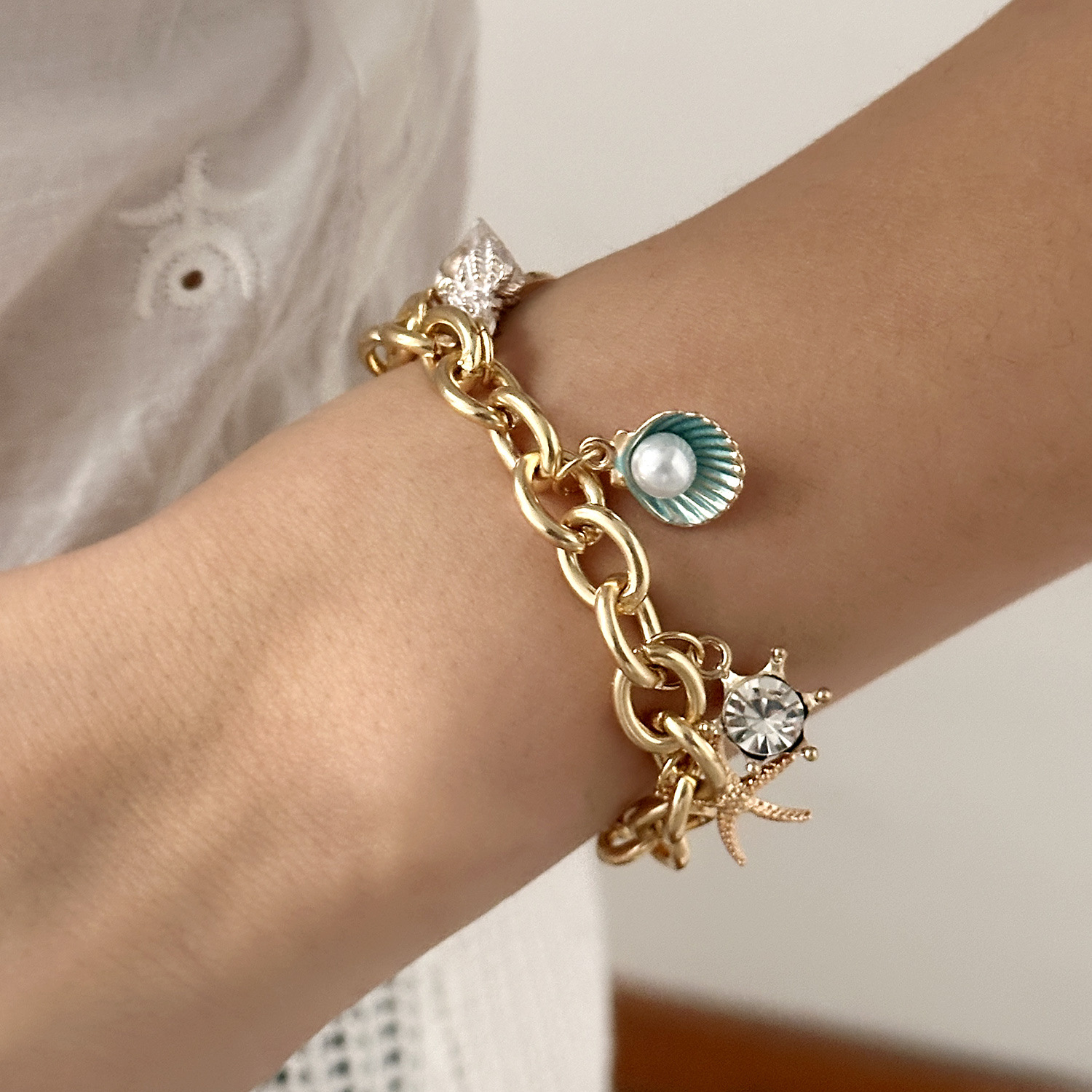 https://cf.cjdropshipping.com/quick/product/c79cde14-01de-4880-973d-544ce8561e33.jpg
