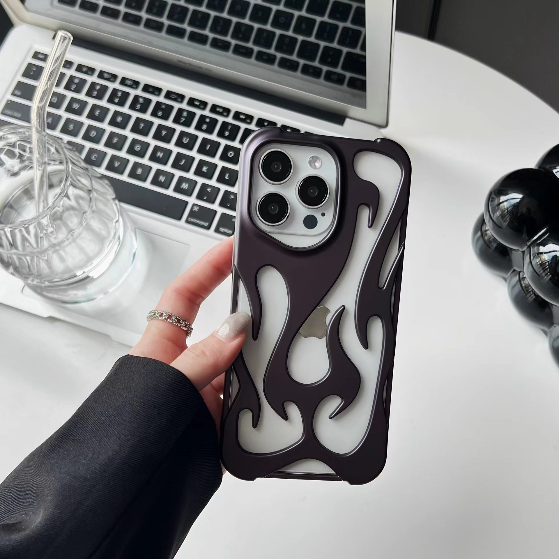 Electroplating Hollow Heat Dissipation Phone Case - Image 8