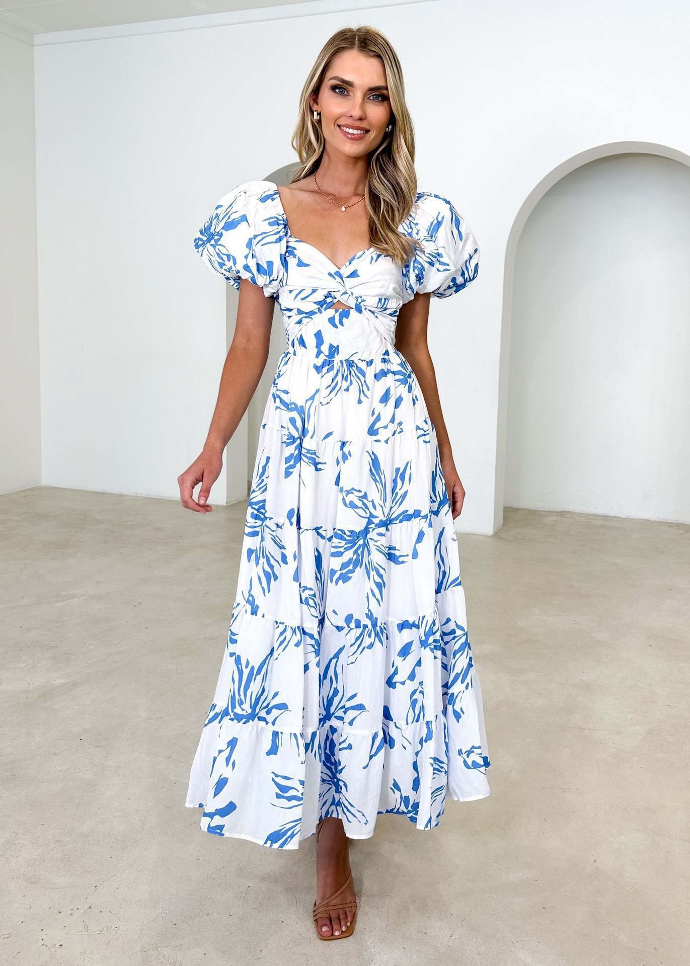 Elegant Figure-flattering High-end Dress With A Flared Silhouette Floral Print And Puffed Sleeves