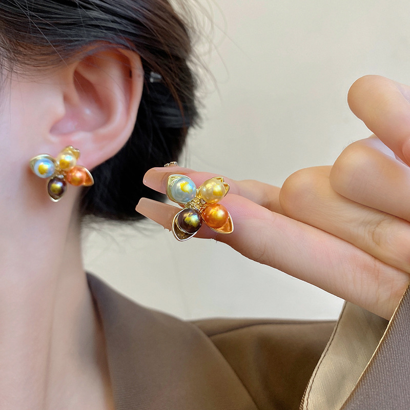 Garden Baroque Pearl Stud Earrings Female Fashion