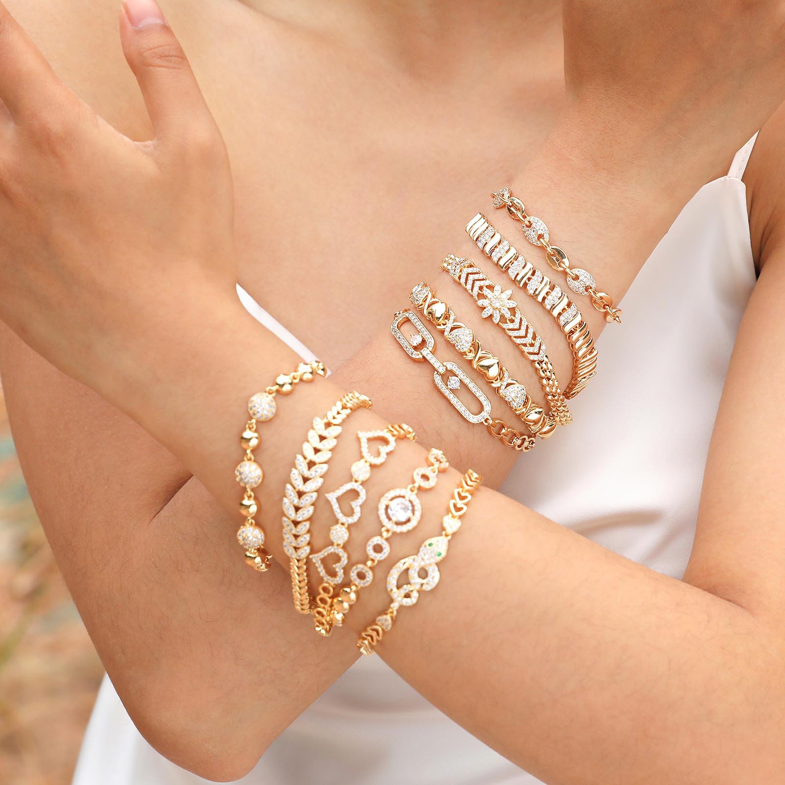 Womens Zircon Bracelet With Flower And Heart Designs