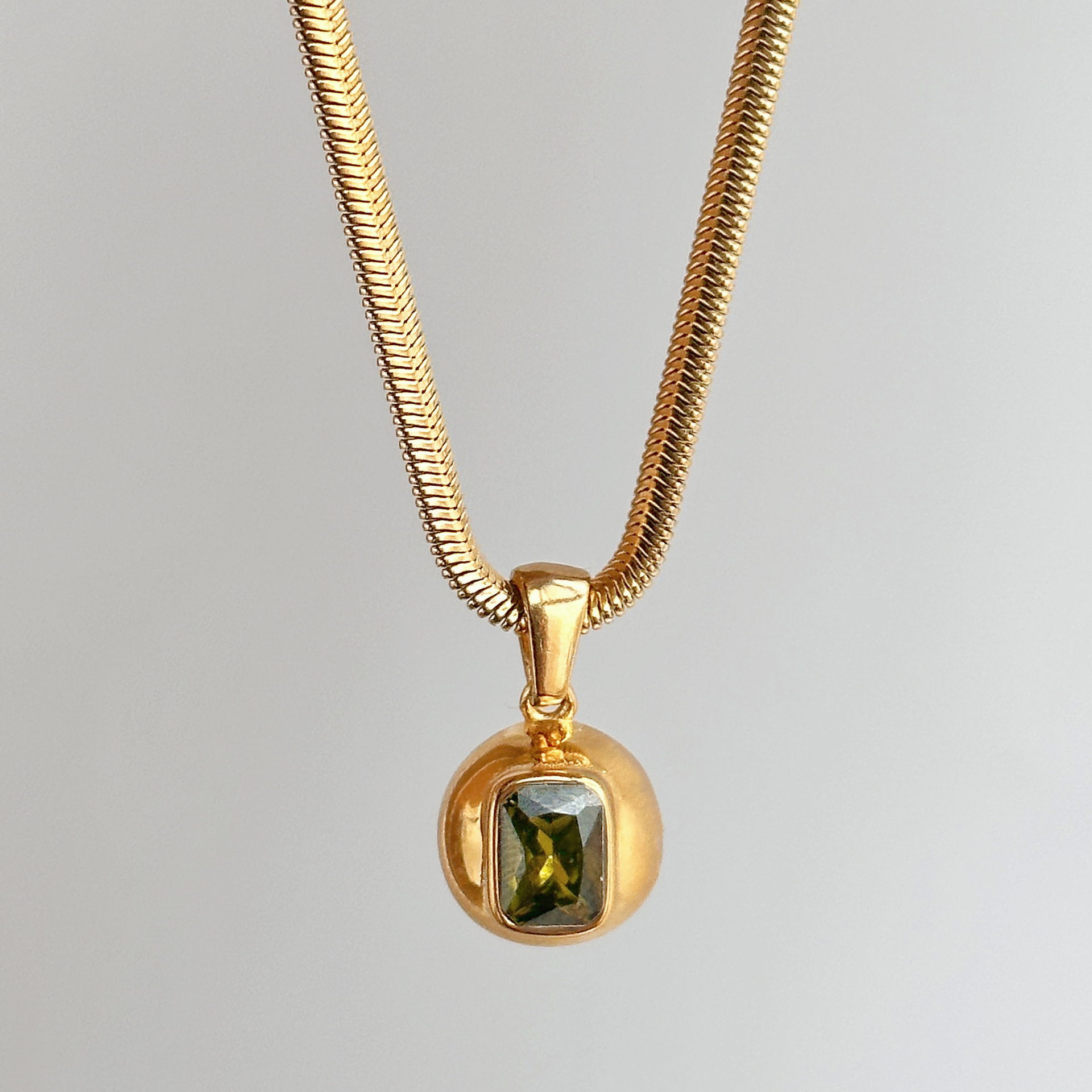 Zircon Pendant Necklace High Color Retention Furnace Vacuum Plating 18K Gold