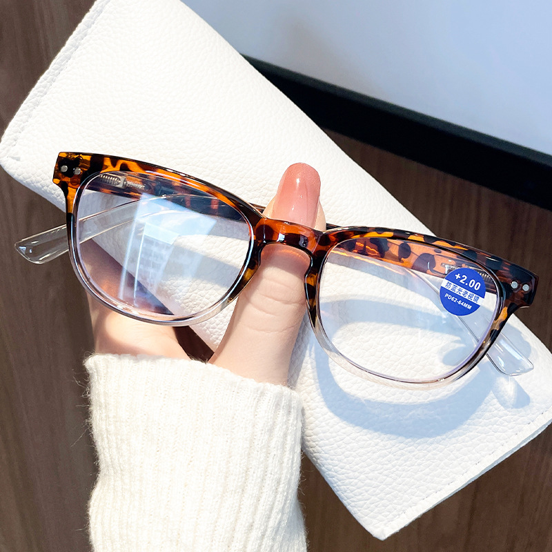 New Presbyopic Glasses Women’s Anti Blue Light Contrast Tofu Pudding Leopard Print