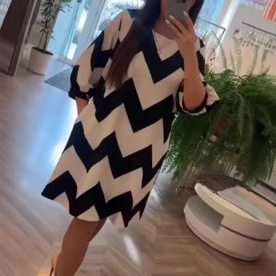 Euro-American Style Fashionable Figure-flattering Youth-enhancing Long Dress