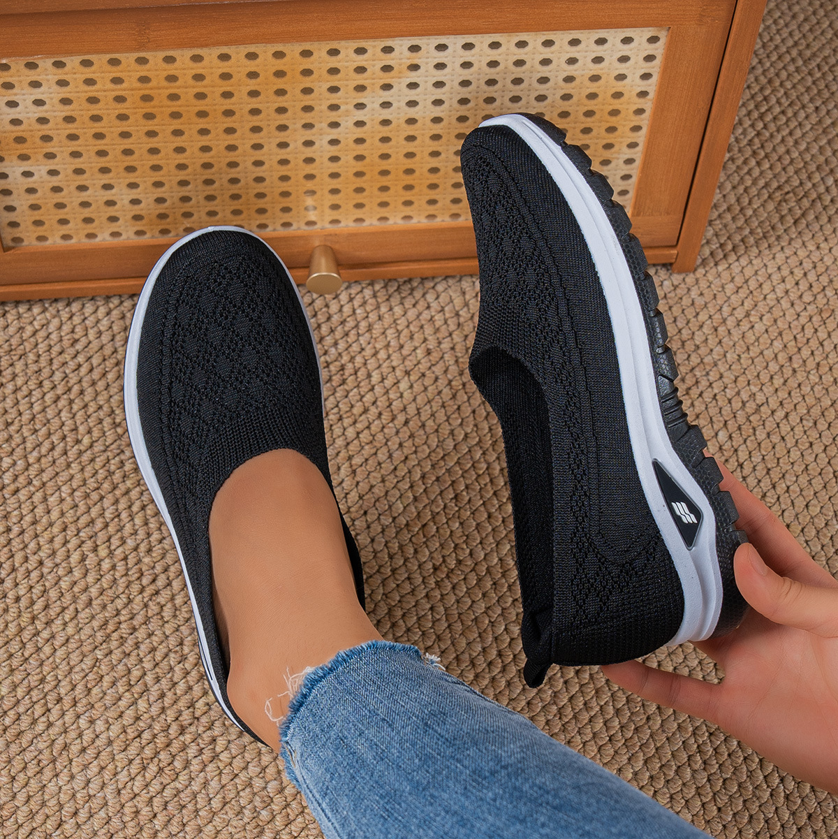 Women's Flyknit Breathable Mesh Casual Shoes