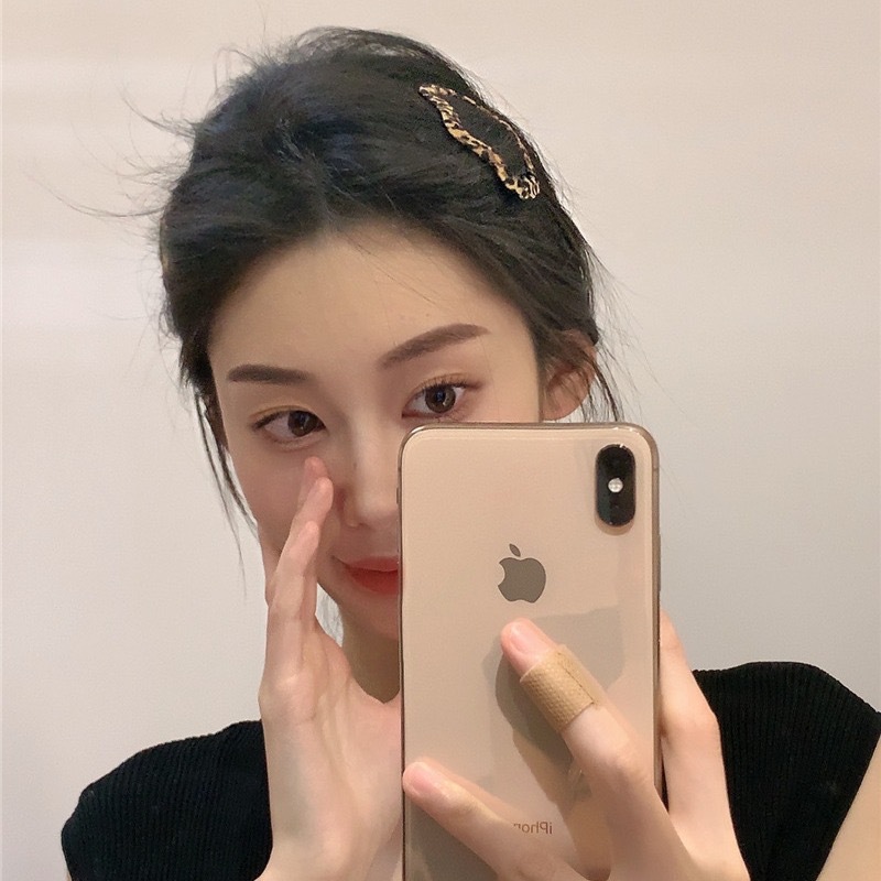 Retro Leopard-Print Bang Clip Simple And Chic Hairclip For Women To Style Fringe Or Loose Strands