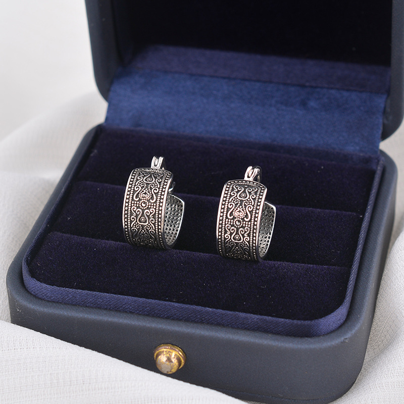 Retro Ethnic Style High-End Tang Grass Pattern Simple Ear Clips